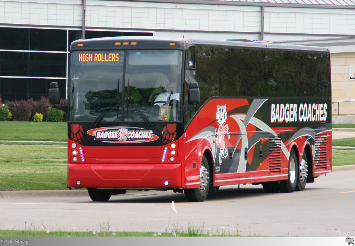 Van Hool CX  Badger Coaches . Aufgenommen am 11. Mai 2016 in Dubuque, Iowa / USA.