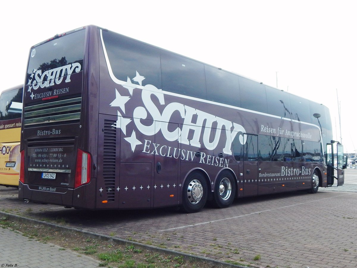 Van Hool TX27 von Schuy aus Deutschland im Stadthafen Sassnitz am 14.08.2018