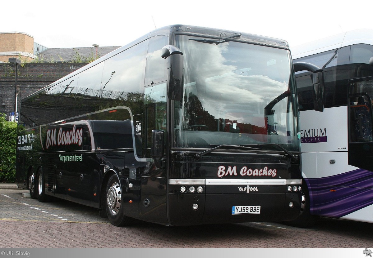 VanHool T916 Acron  BM Coaches . Aufgenommen am 9. August 2014 in Windsor / England.