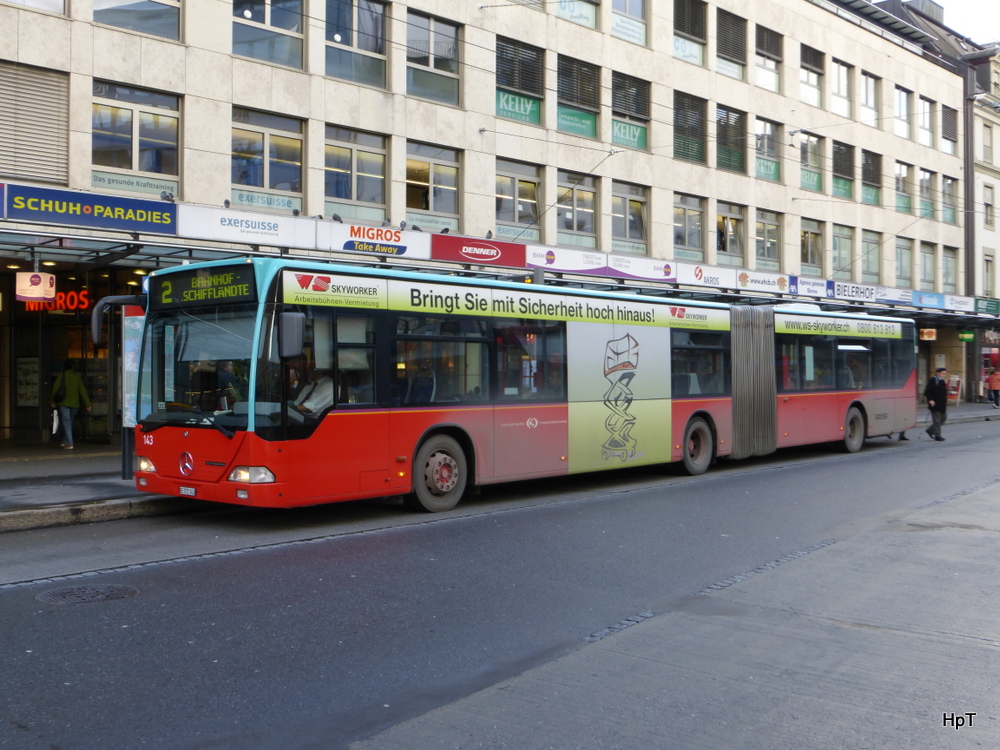 VB Biel - Mercedes Citaro Nr.143  BE  572143 unterwegs auf der Linie 2 in der Stadt Biel am 20.12.2014