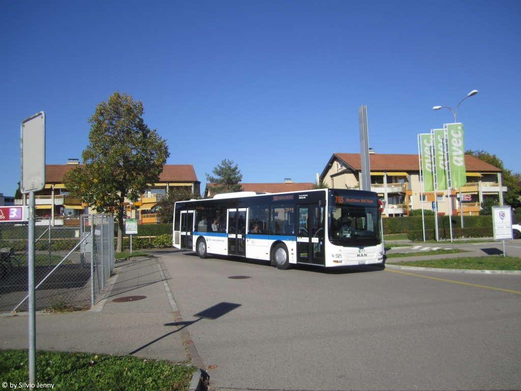 VBG/ATE Bus AG Nr. 71 (MAN A21 Lion's City) am 5.10.2018 beim Bhf. Bassersdorf