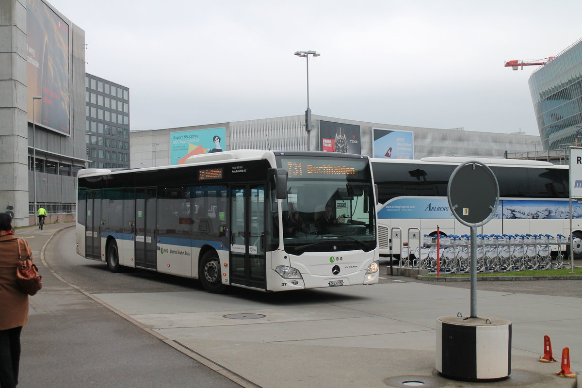 VBG/Maag Nr. 37 (Mercedes Citaro C2 O530) erreicht am 2.12.2019 den Flughafen Zürich