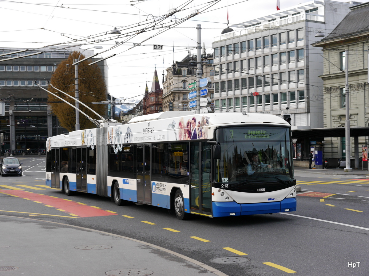 VBL - Trolleybus Nr.213 unterwegs auf der Linie 7 in Luzern am 28.03.2016