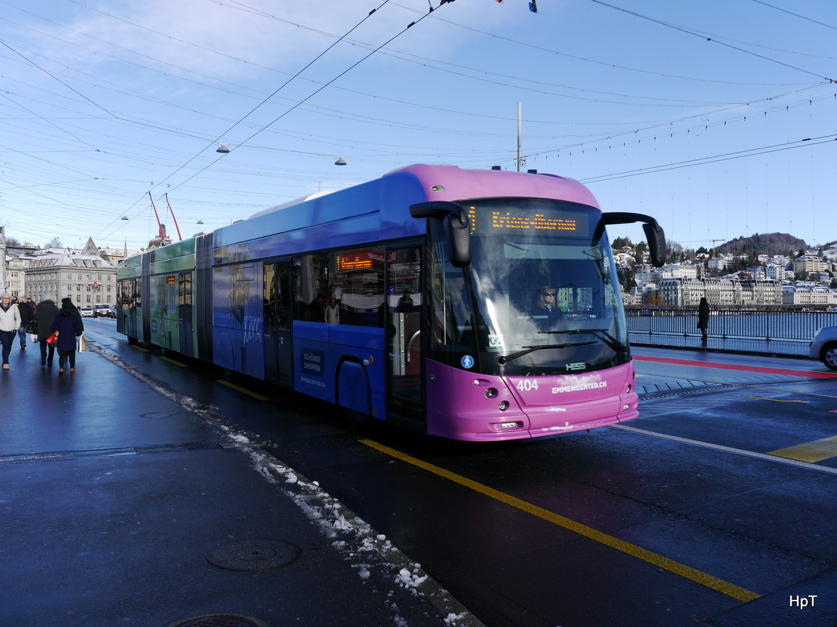 VBL - Trolleybus Nr.404 unterwegs auf der Linie 1 in Luzern am 09.12.2017