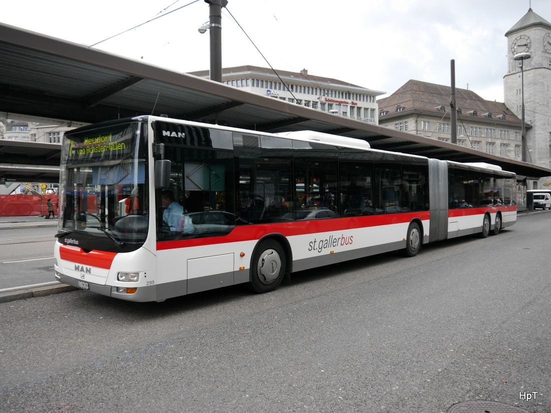 VBSG - MAN Lion`s City  Nr.299  SG  198299 bei den Haltestelen vor dem Bahnhof in St. Gallen am 27.03.2015