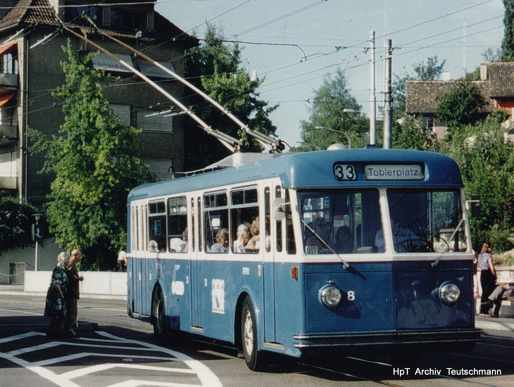 VBZ - FBW  Trolleybus Nr.8 unterwegs auf der Linie 33 im Juli 1984.. Archiv Teutschmann