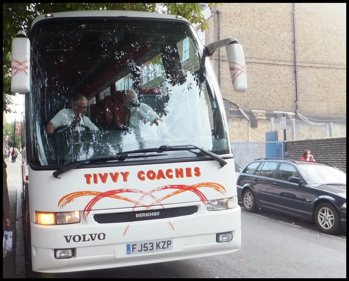 VDL Berkhof Axial von Tivvy Coaches aus England in London am 26.09.2013