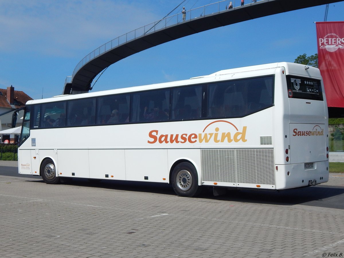 VDL Bova Futura von Sausewind aus Deutschland im Stadthafen Sassnitz am 11.06.2017