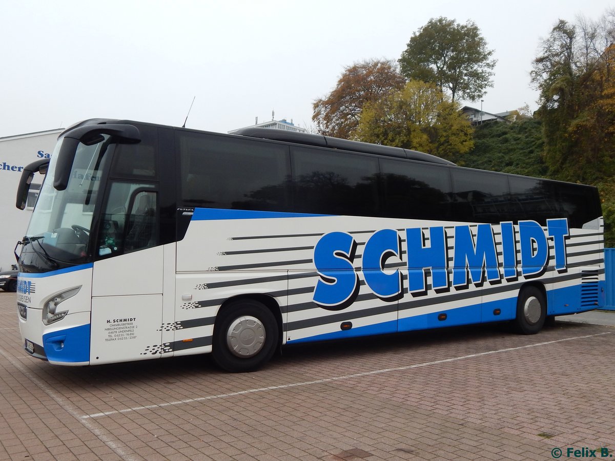 VDL Futura von Schmidt aus Deutschland im Stadthafen Sassnitz am 31.10.2016