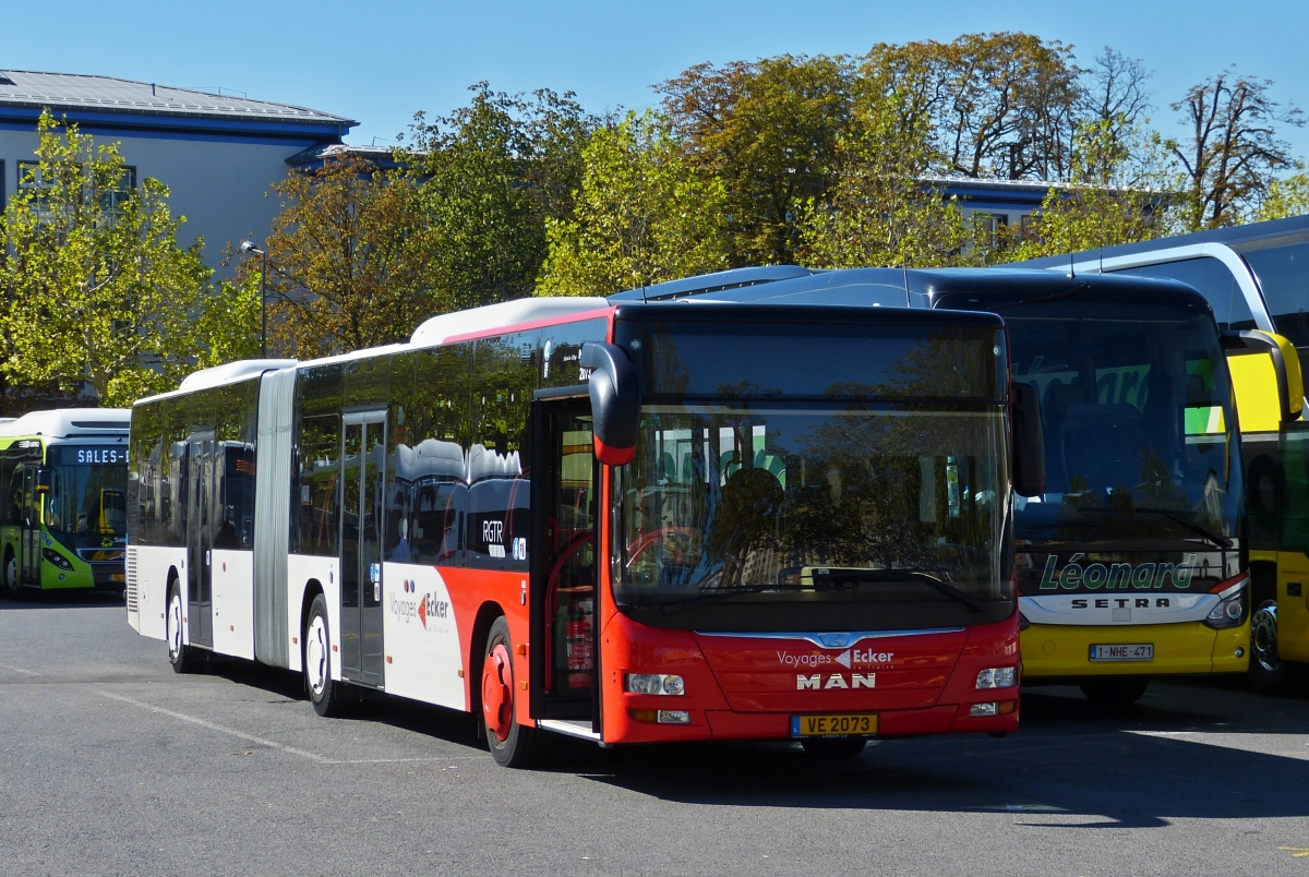 VE 2073, MAN Lion’s City von Voyages Ecker, steht auf dem Busparkplatz in der Stadt Luxemburg. 27.09.2018