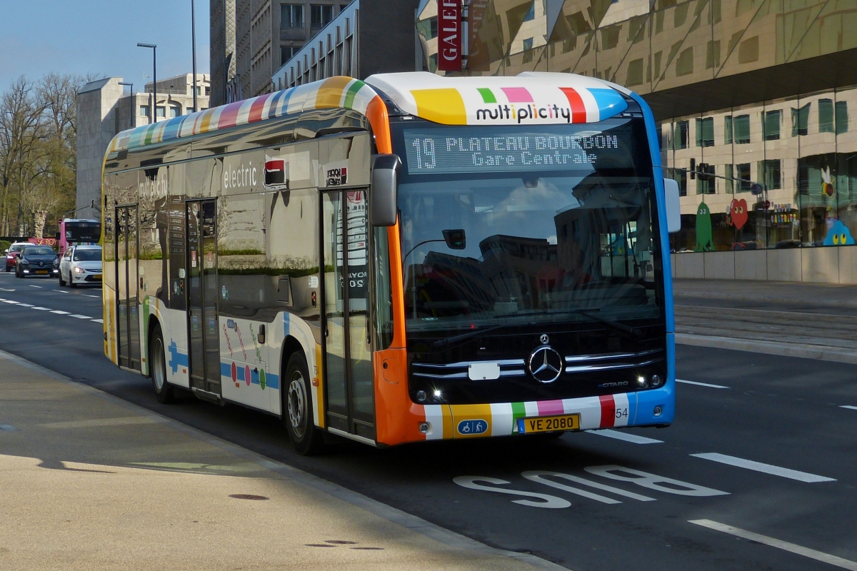 VE 2080, Mercedes Benz eCitaro des VDL, unterwegs in der Stadt Luxemburg. 20.04.2021