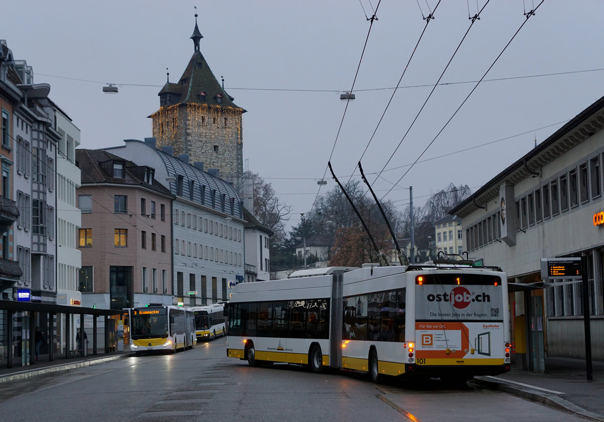 Verkehrsbetriebe Schaffhausen VBSH
Impressionen vom Bahnhofplatz verewigt am 31. Dezember 2018.
Foto: Walter Ruetsch 
