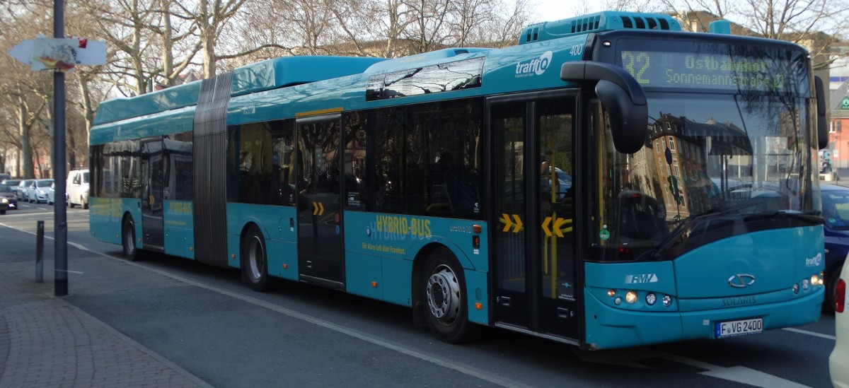 VGF Solaris Urbino 18 HYBRID Bus am 18.03.16 in Frankfurt am Main 