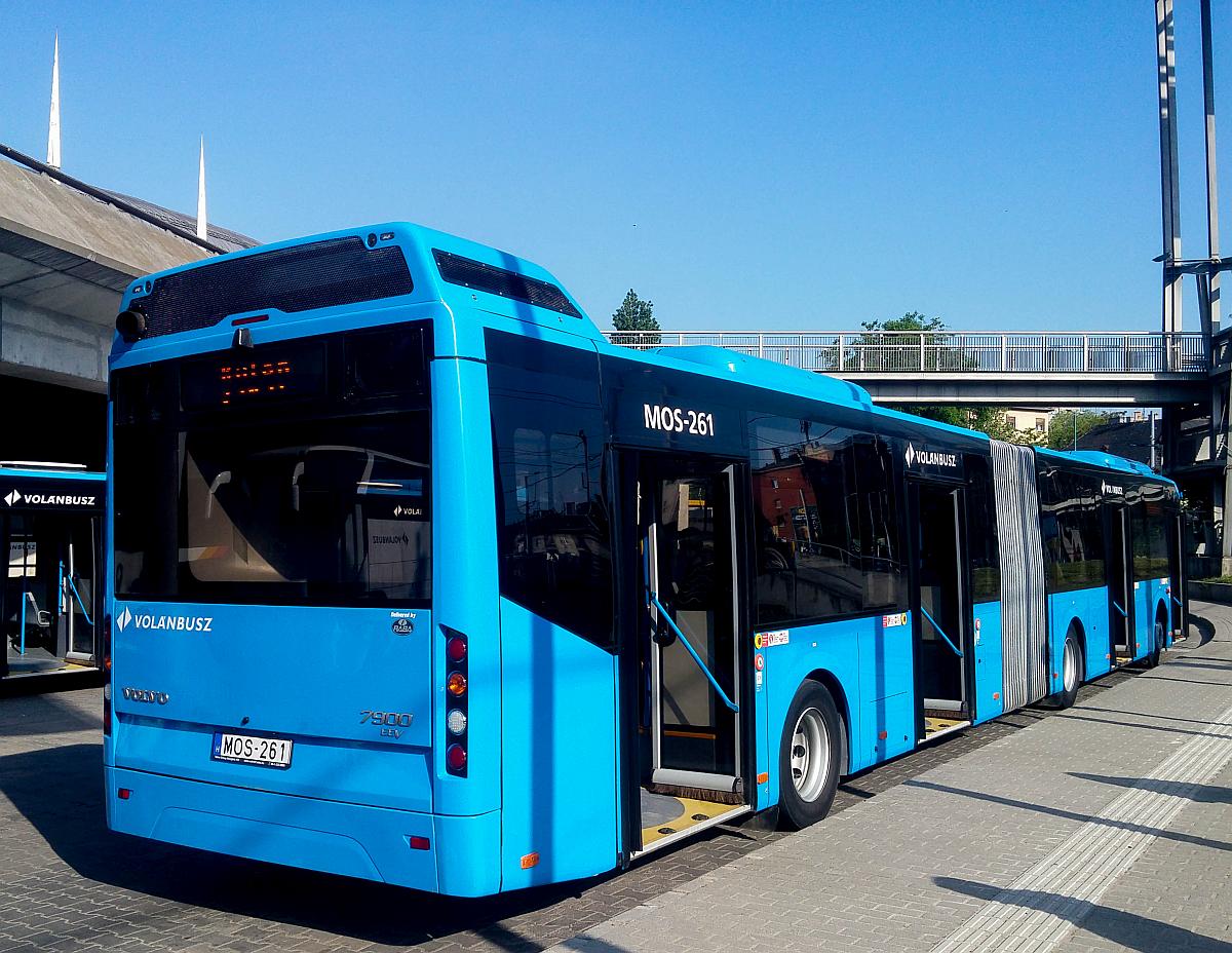 Volvo 7900 EEV Gelenkbus (Rückansicht), Budapest Stadionok Busbahnhof am 29.04.2018.