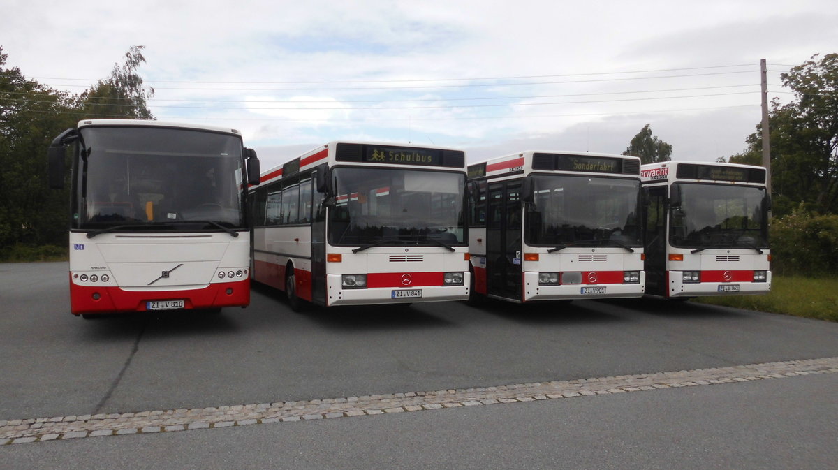 Volvo 8700, Mercedes-Benz O407 und 2 Mercedes-Benz O405G am 21.06.2016 in Jonsdorf.