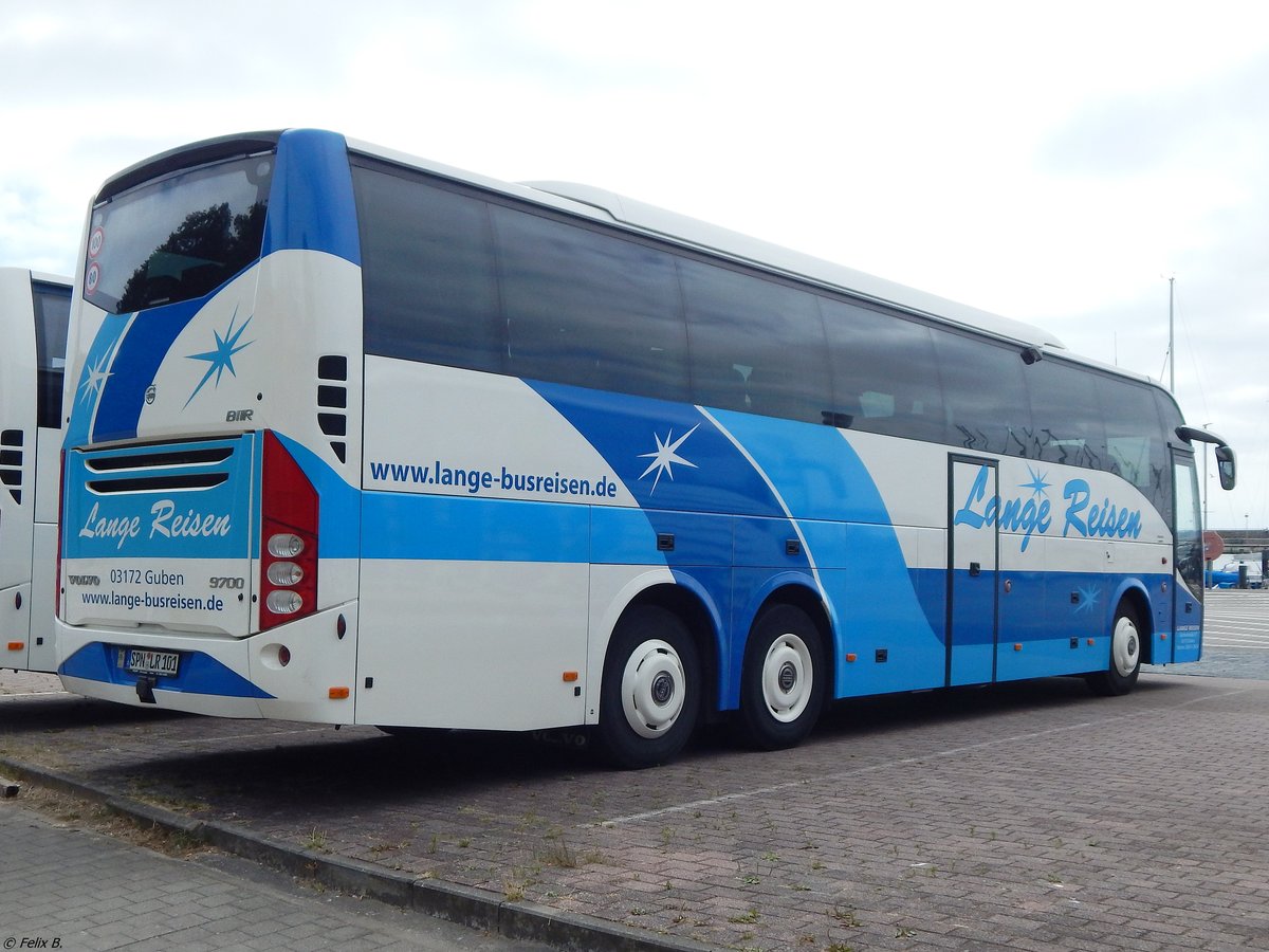 Volvo 9700 von Lange Reisen aus Deutschland im Stadthafen Sassnitz am 14.07.2018