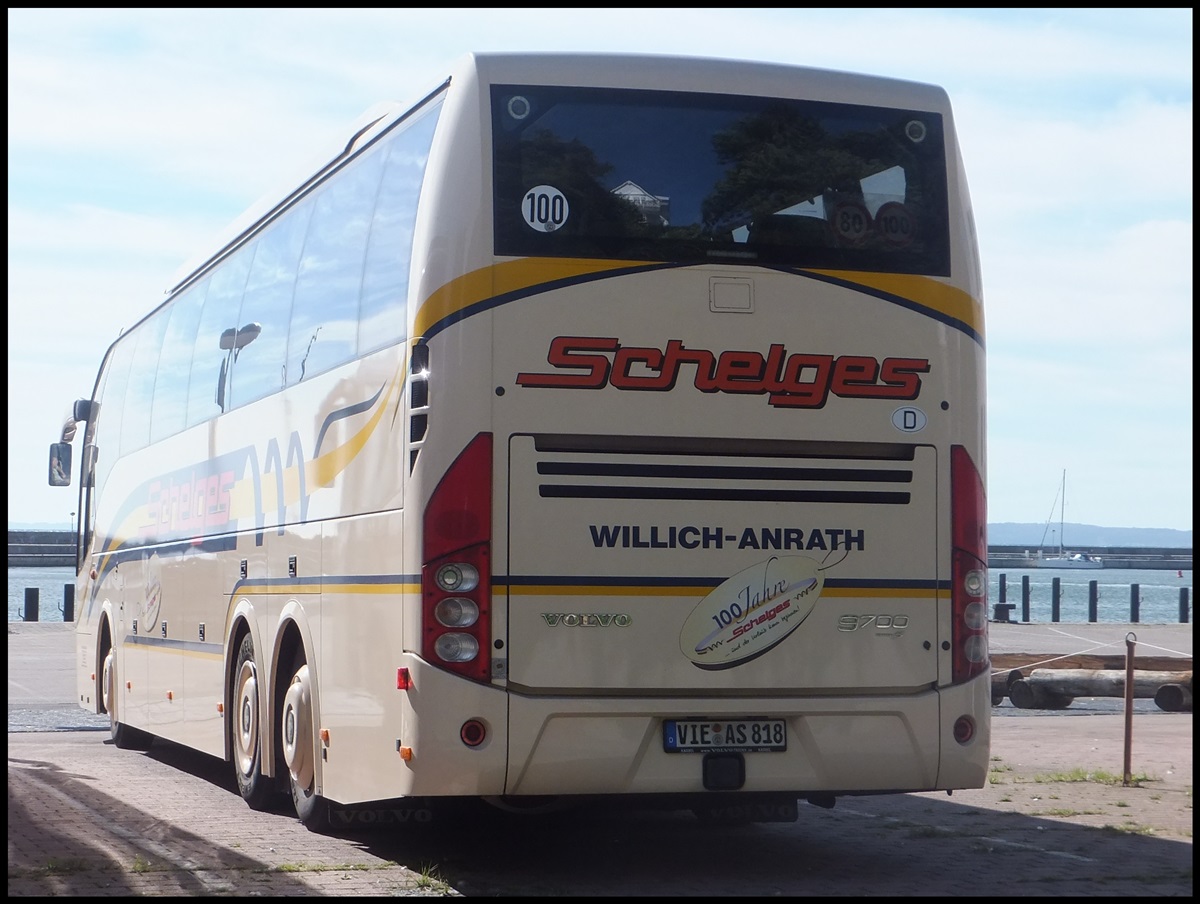 Volvo 9700 von Schelges aus Deutschland im Stadthafen Sassnitz am 08.09.2013