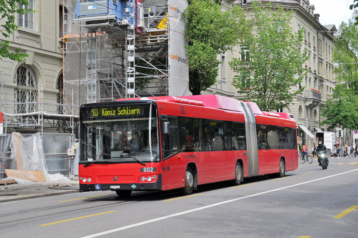 Volvo Bus 802, auf der Linie 10, fährt durch die Bundesgasse. Die Aufnahme stammt vom 22.05.2018.