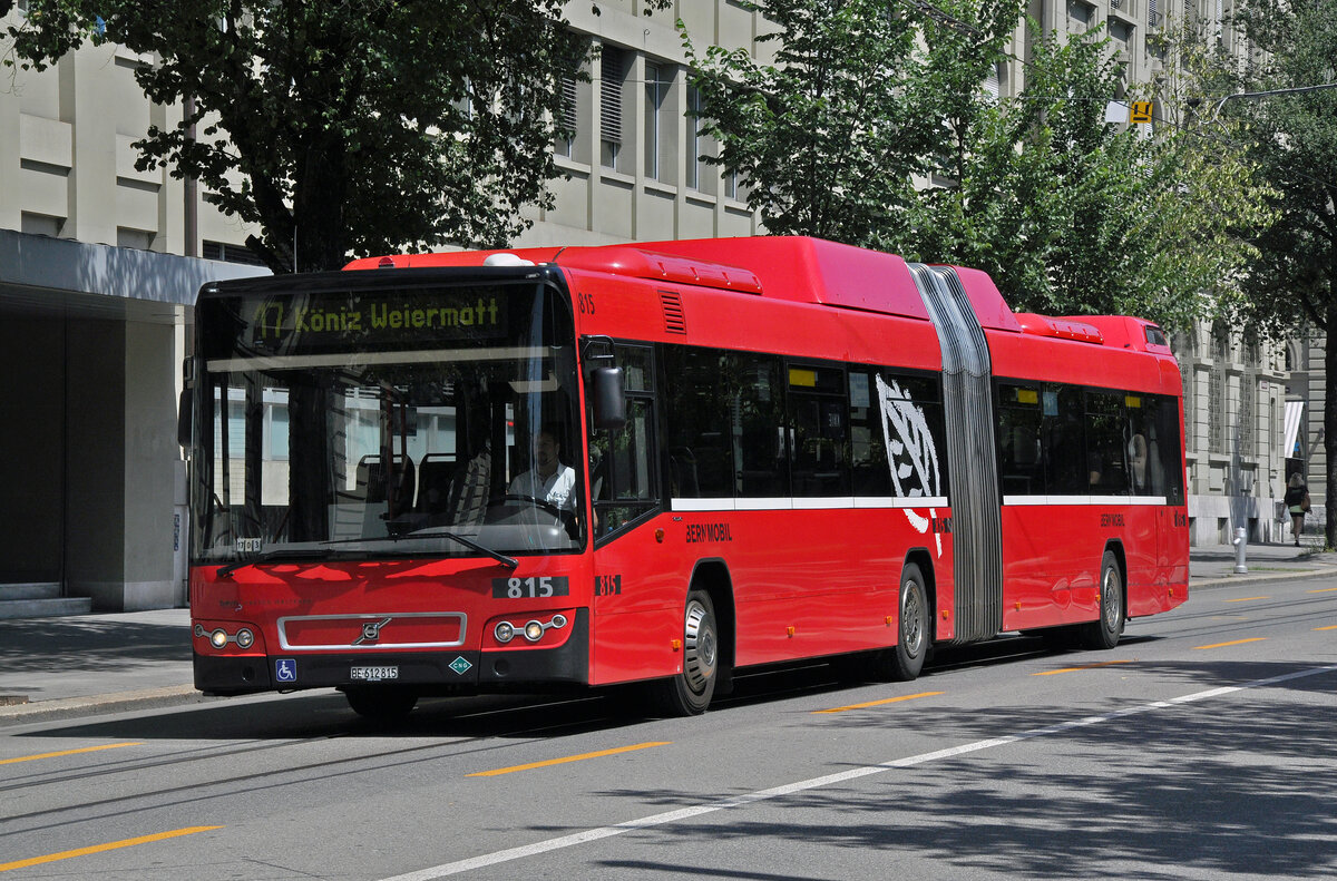 Volvo Bus 815 auf der Linie 17, fährt durch die Bundesgasse. Die Aufnahme stammt vom 05.08.2013.