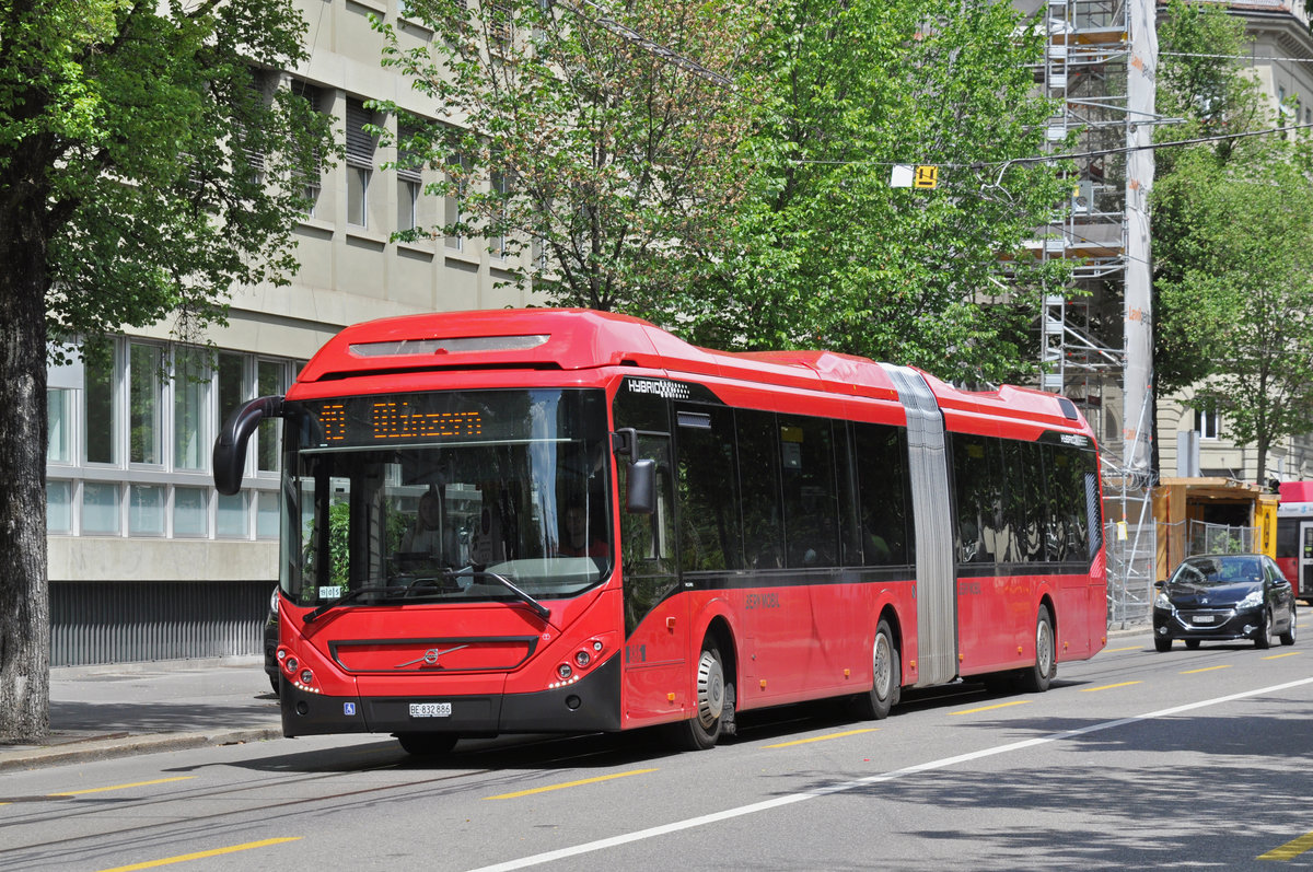 Volvo Bus 886, auf der Linie 10, fährt durch die Bundesgasse. Die Aufnahme stammt vom 22.05.2018.