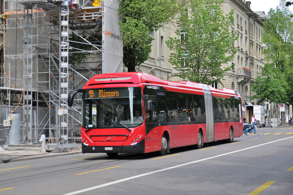 Volvo Bus 888, auf der Linie 19, fährt durch die Bundesgasse. Die Aufnahme stammt vom 22.05.2018.