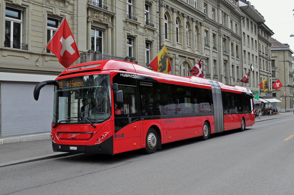Volvo Hybrid Bus 875, auf der Linie 19, bedient die Haltestelle beim Bubenbergplatz. Die Aufnahme stammt vom 09.06.2017.