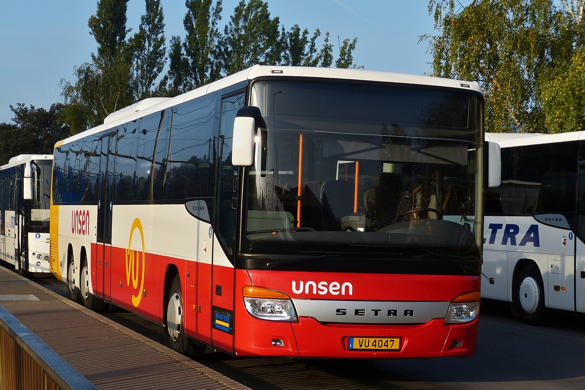 .VU 4047 Setra S 419 UL des Busunternehmens Unsen geniesst eine kurze Pause vor der nächsten fahrt.  Ettelbrück  17.9.2014.