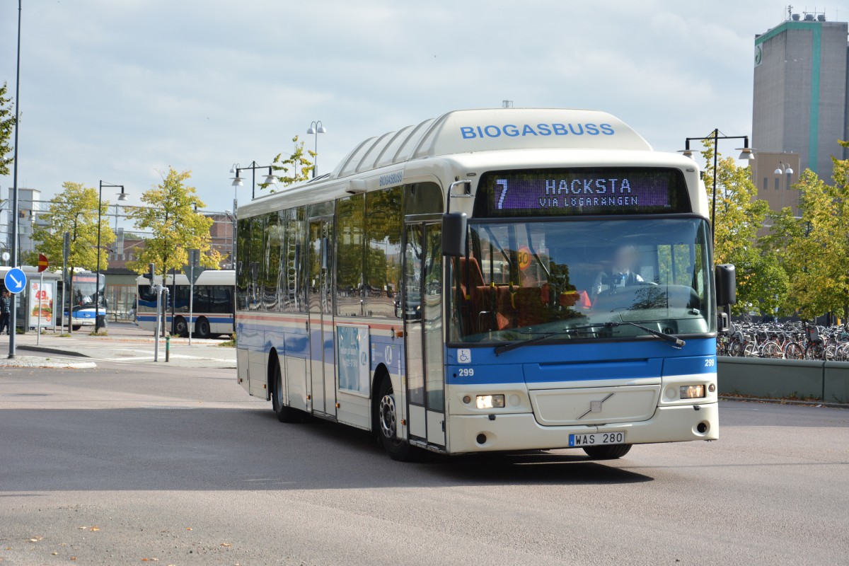 WAS 280 (Volvo 8500 CNG) fährt am 17.09.2014 auf der Linie 7. Aufgenommen am Busbahnhof Västerås.
