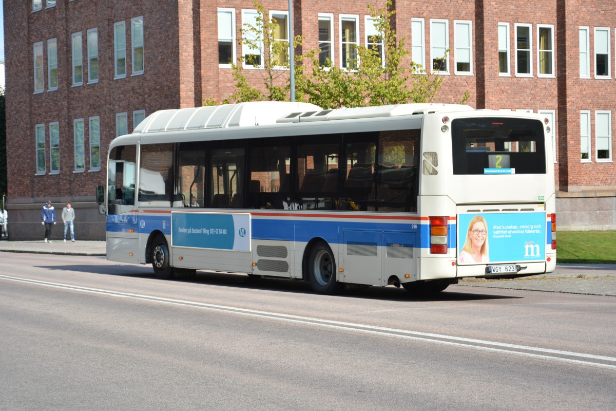 WGY 623 fährt am 17.09.2014 auf der Linie 2. Aufgenommen wurde ein Volvo 8500 CNG in der nähe des Busbahnhof Västerås.