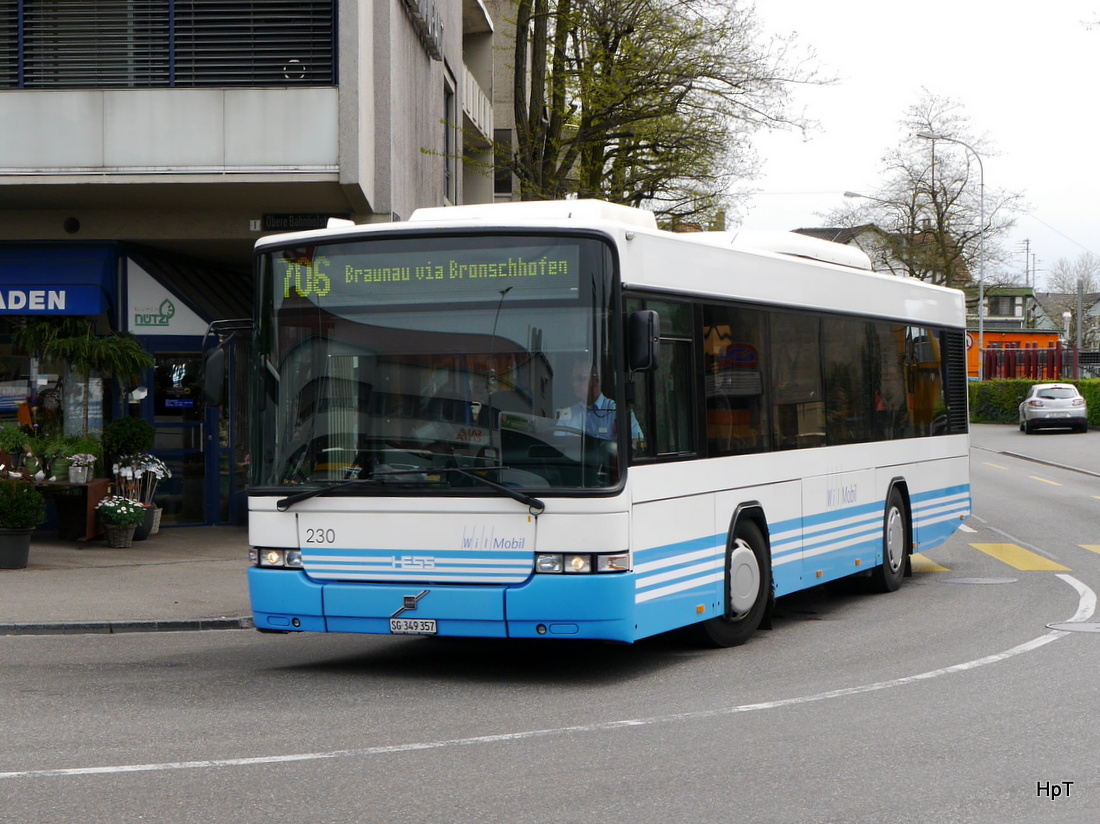 WilMobil - Volvo-Hess  Nr.230  SG  349357 unterwegs in der Stadt Will am 25.04.2015