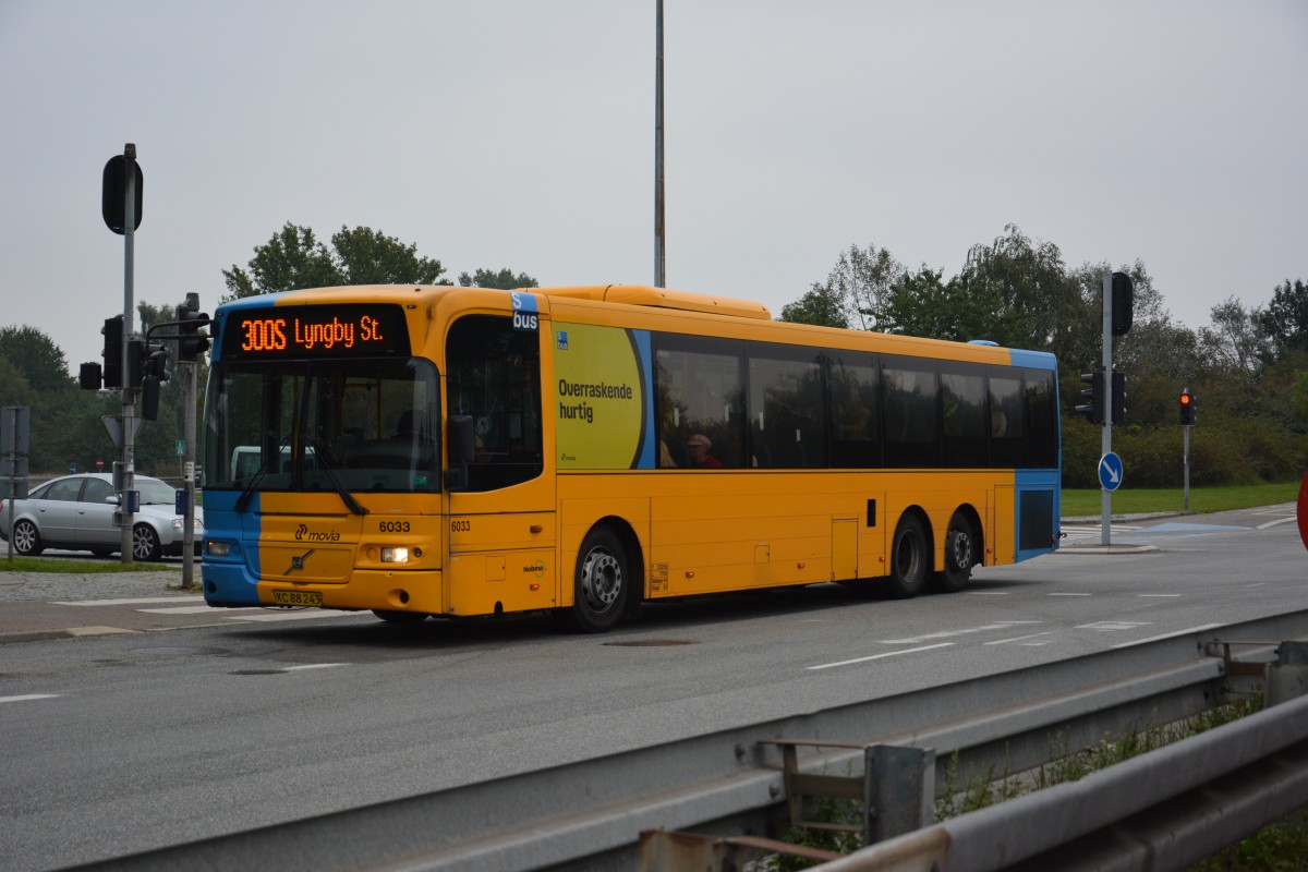 XC 88243 (8500 Volvo) auf der Linie 300S am 20.09.2014. Aufgenommen in der nähe Egon Olsens vej Koppenhagen-Albertslund.