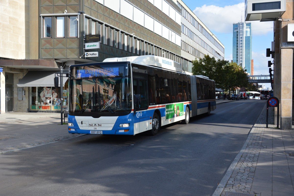 XKP 892 (MAN Lion's City CNG) in der Innenstadt von Västerås. Aufgenommen am 17.09.2014.