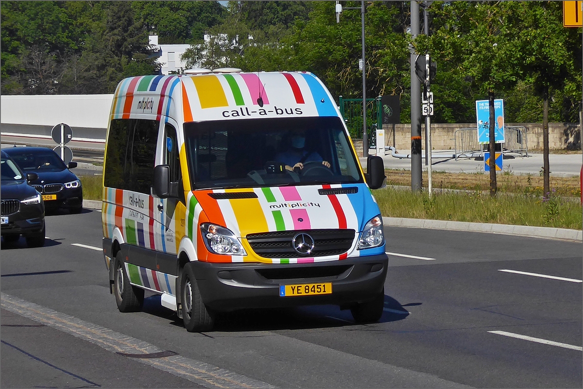 YE 8451, Mercedes Benz Sprinter vom VDL, als Rufbus unterwegs in der Stadt Luxemburg. Mai 2020