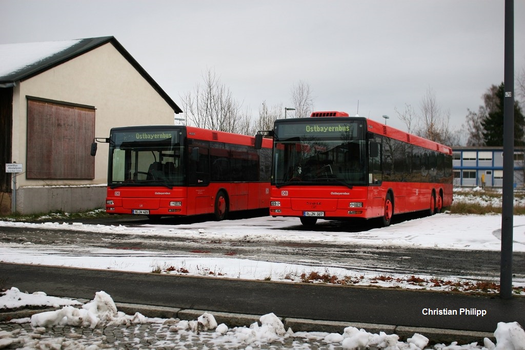 Zwei MAN Niederflurbusse der 2. Generation der Regionalbus Ostbayern GmbH waren am 01.12.13 in Wiesau abgestellt.