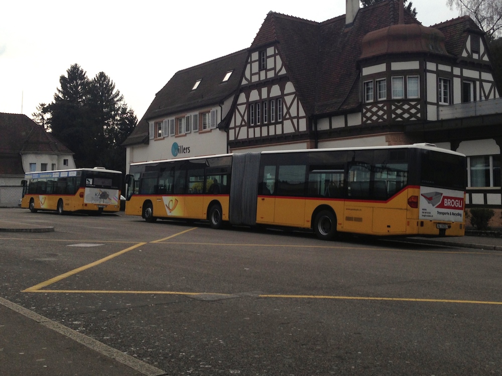 Zwei Mercedes Citaro der Regie Gelterkinden/Rheinfelden am 21.3.2014 am Bahnhof in Rheinfelden. Der Gelenker ist BL 170'221 aus 2002, der Normalbus ist BL 171'836 aus 2003. Citaros aus 2001 waren an diesem Tag in Rheinfelden keine im Einsatz...