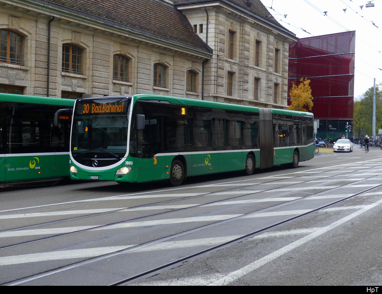 BVB - Mercedes Citaro  Nr.7003 unterwegs auf der Linie 30 vor dem SBB  Bahnhof Basel am 18.11.2023