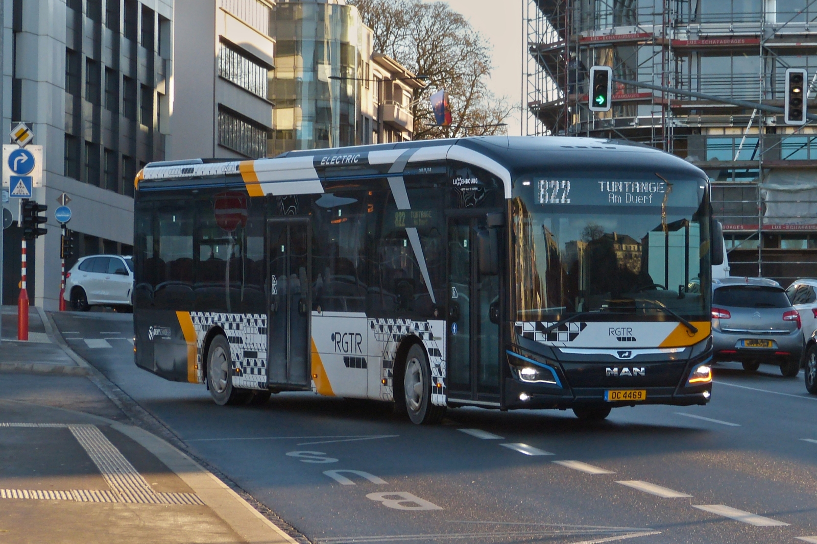 DC 4469, MAN New Lion’s City von Demy Cars, gesehen in den Straßen der Stadt Luxemburg. 12.2022