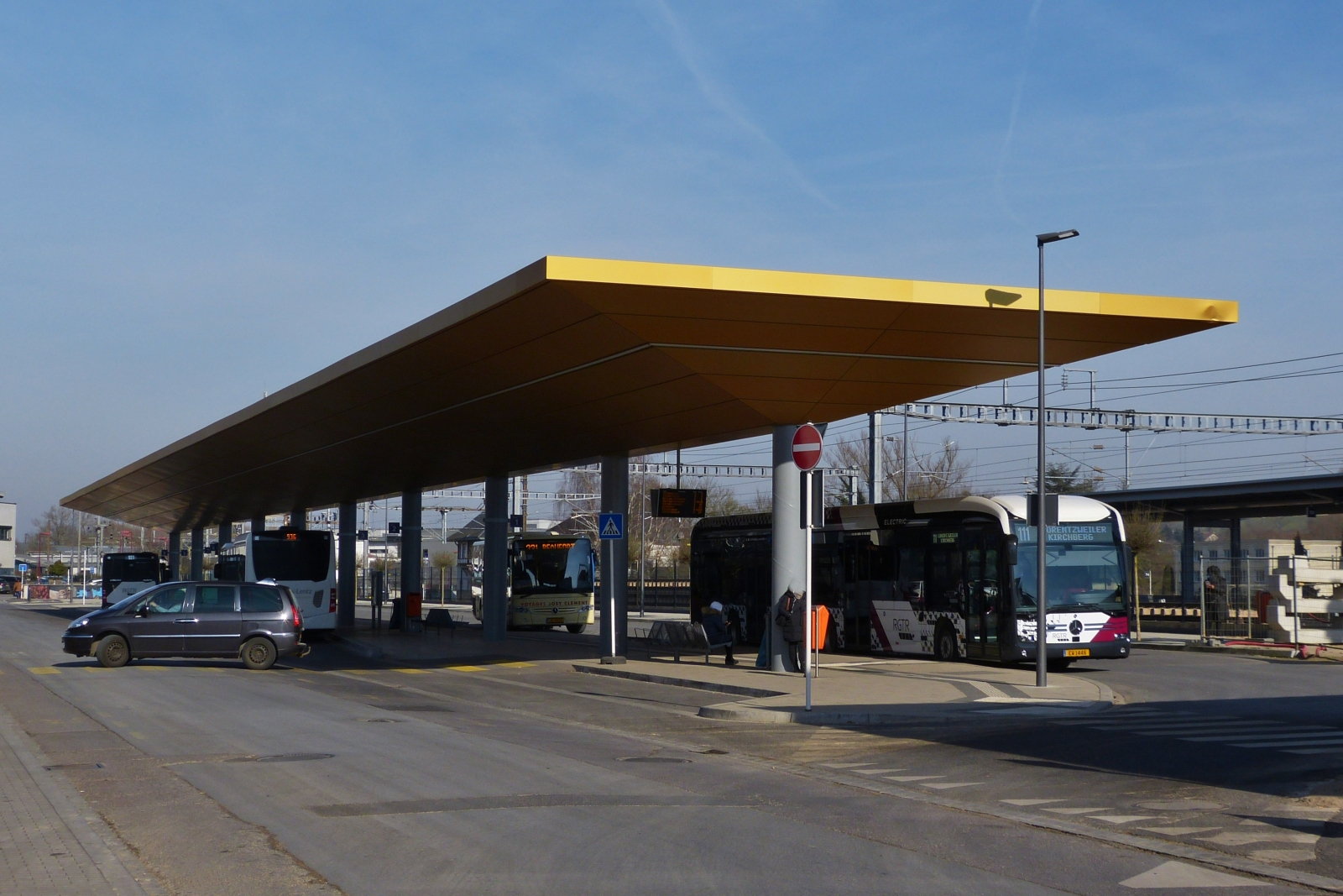 Der vor kurzem fertiggestellte Busbahnhof am Bahnhof in Mersch. 02.2023