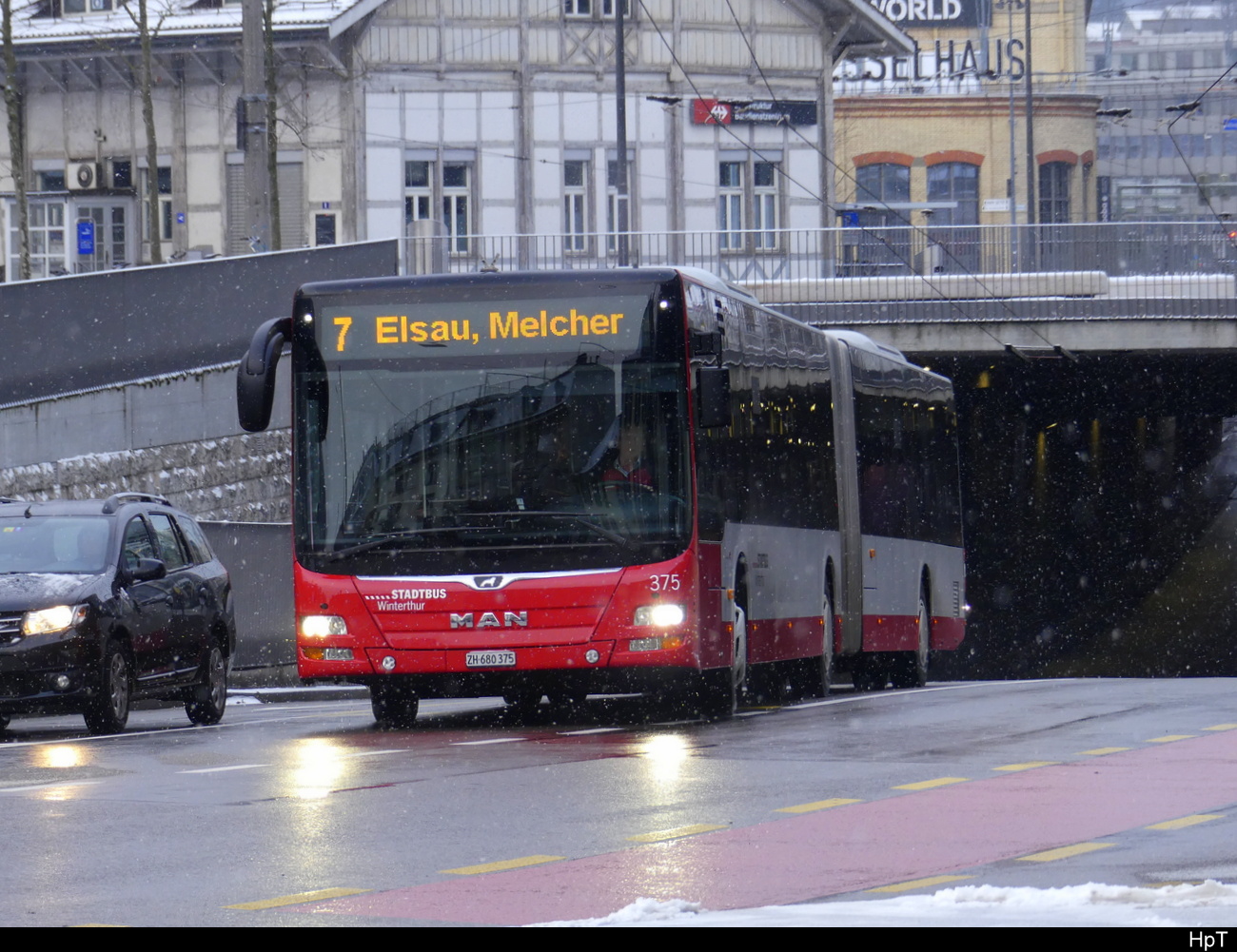 Stadtbus Winterthur - MAN Lion`s City Nr.375  ZH 680375 unterwegs bei leichtem Schneefall in Winterthur am 2023.01.22