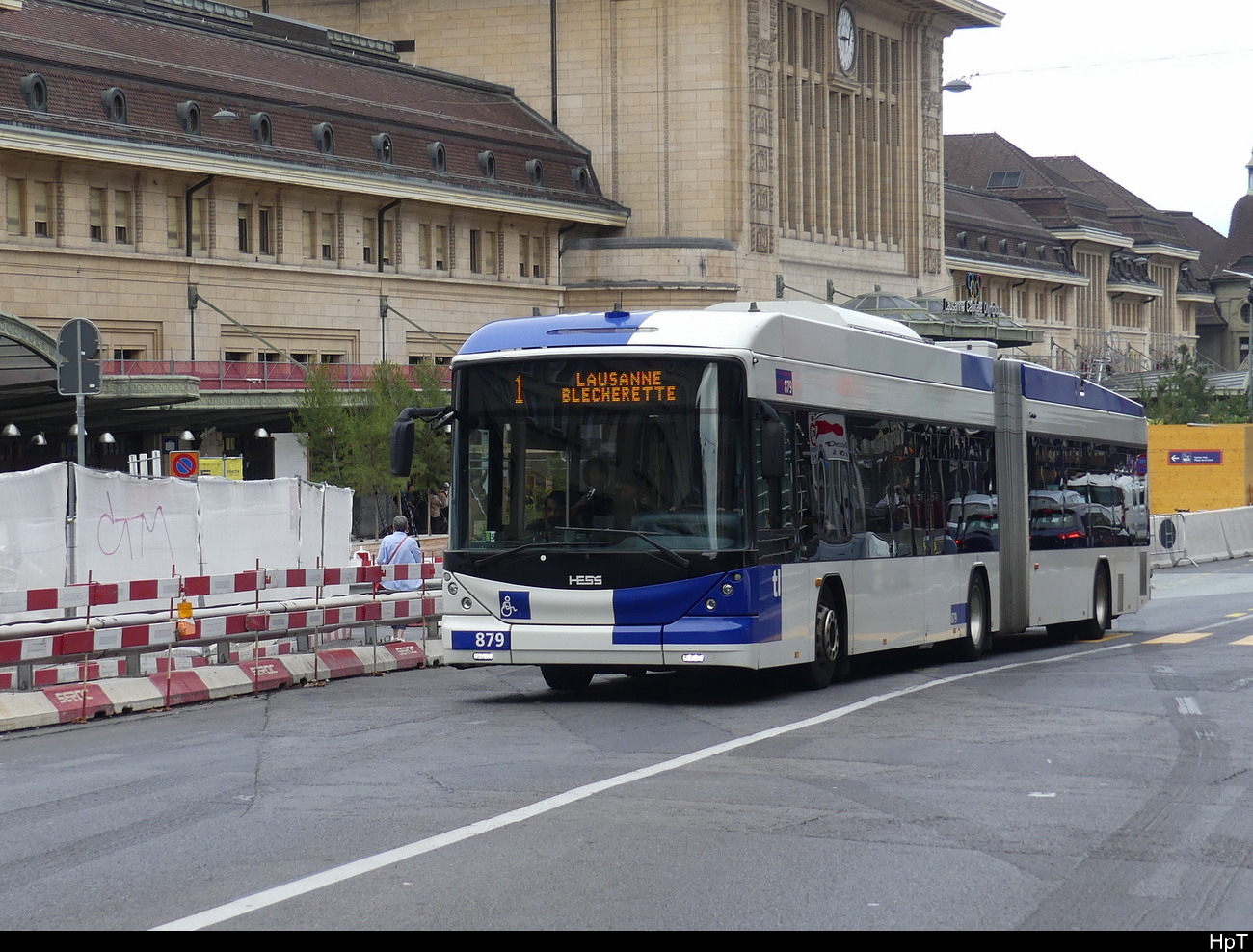 TL - Hess Trolleybus Nr.879 unterwegs in Lausanne am 02.07.2023