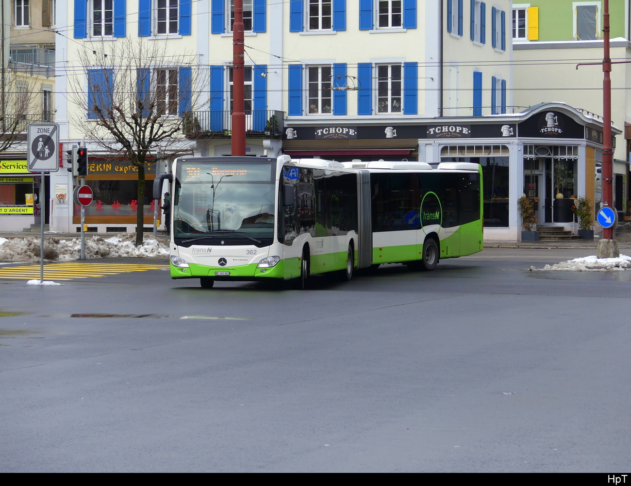 TransN La Chaux de Fonds -Mercedes Citaro Nr.362  NE 145362 unterwegs auf der Linie 301 in La Chaux de Fonds am 2023.12.09