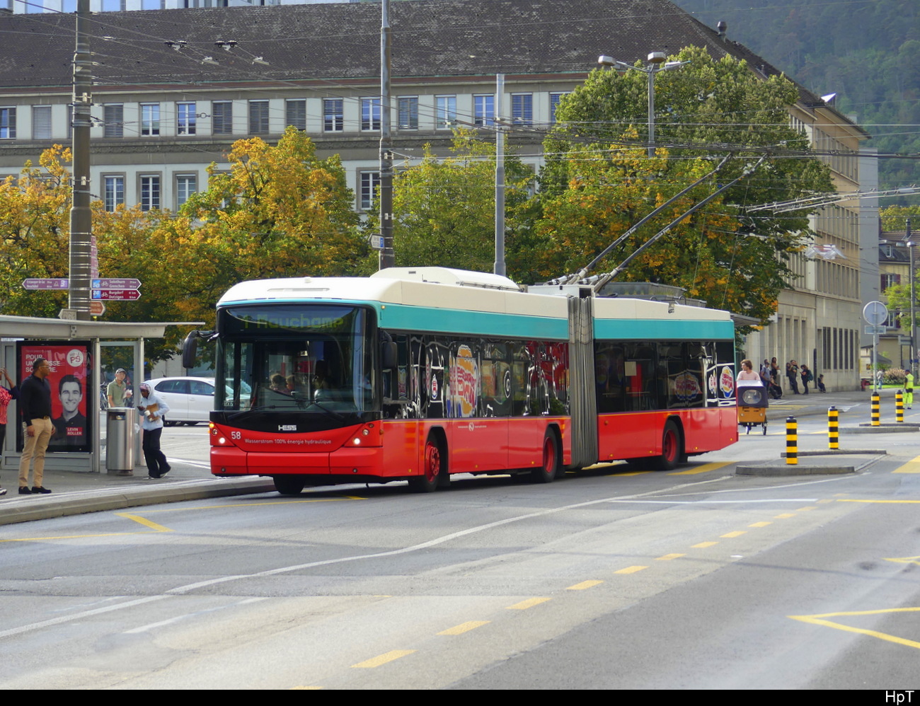 VB Biel - Hess Trolleybus Nr.58 unterwegs auf der Linie 1 in Biel am 30.09.2023