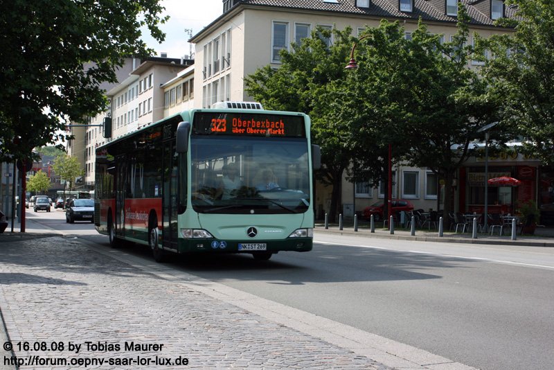 16.08.08: NVG-Wagen 269 befhrt die Linie 323 nach Oberbexbach. Den Citaro Facelift aus dem Jahr 2006 konnte ich ebenfalls in der Lindenallee an der gleichnamigen Haltestelle ablichten.