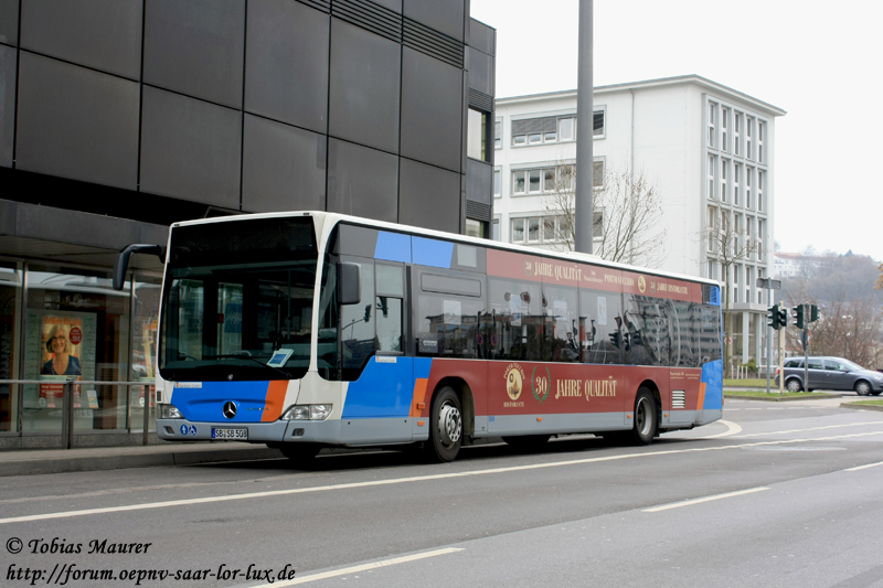 22.03.2009: Saarbahn Wagen 508 steht am SaarCenter in Saarbrcken.