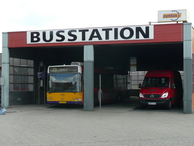 22.04.09,VOLVO von syntus Nr.1410 an der syntus-Busstation in Winterswijk/Niederlande.