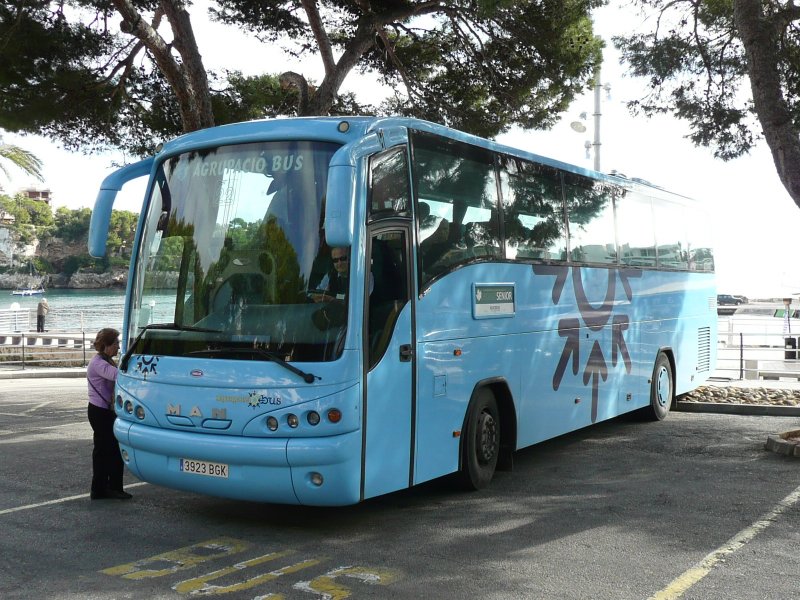 22.11.08,MAN-Reisebus in Porto Cristo/Mallorca.
