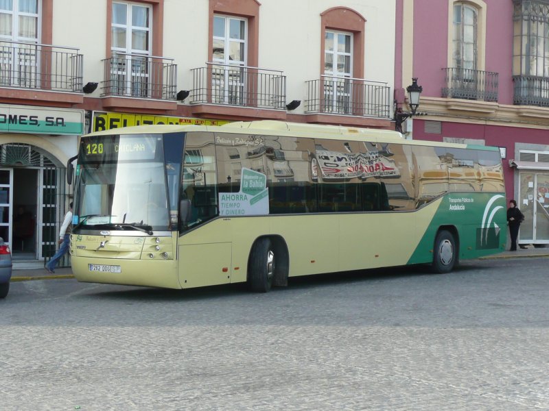 26.02.09,Volvo Asta am Busbahnhof von Chiclana de la Frontera in Andalusien/Spanien.