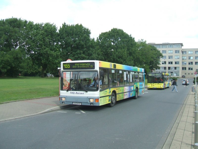 2x MAN ,Linie 455 nach Schren (Subunternehmen der DSW21),
hinten die Linie 453 der DSW21 ebenfalls nach Schren,
hier die Haltestelle Dortmund Hbf. Nordausgang