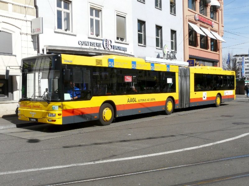 AAGL - MAN Gelenkbus Nr.95 BL 7042 unterweg bei der BVB als Nr 738 vor dem SBB Bahnhof in Basel am 15.03.2008