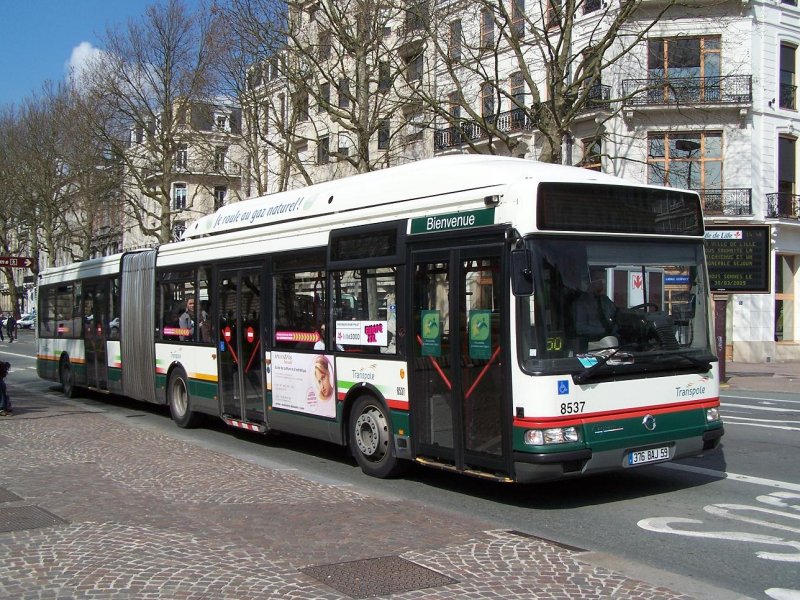 Agora CNG Gelenkbus Nr 8537 am 30/03/09.